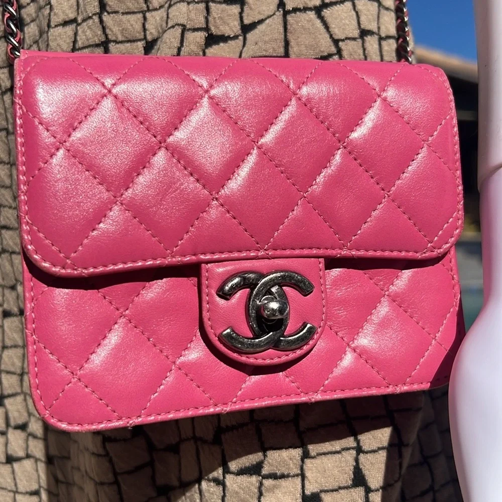 Authentic CHANEL Lambskin Quilted Mini Crossing Flap Pink